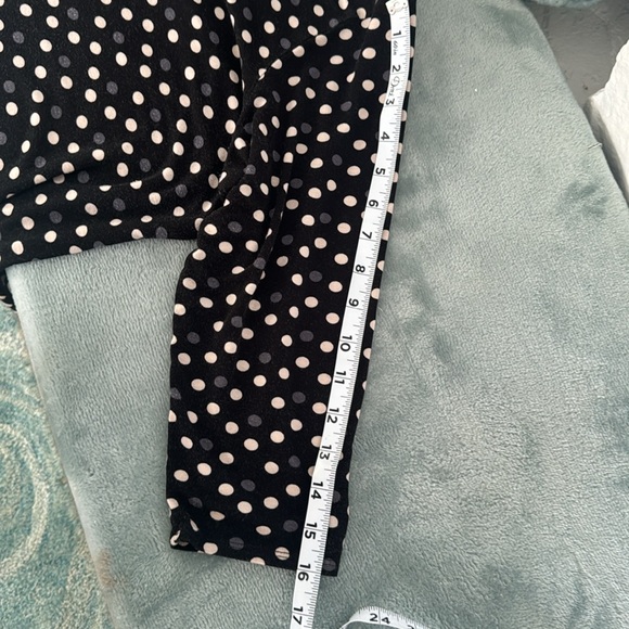Philosophy Woman 1X soft knit black gray cream polka dot curve hem stretchy top - Picture 7 of 9